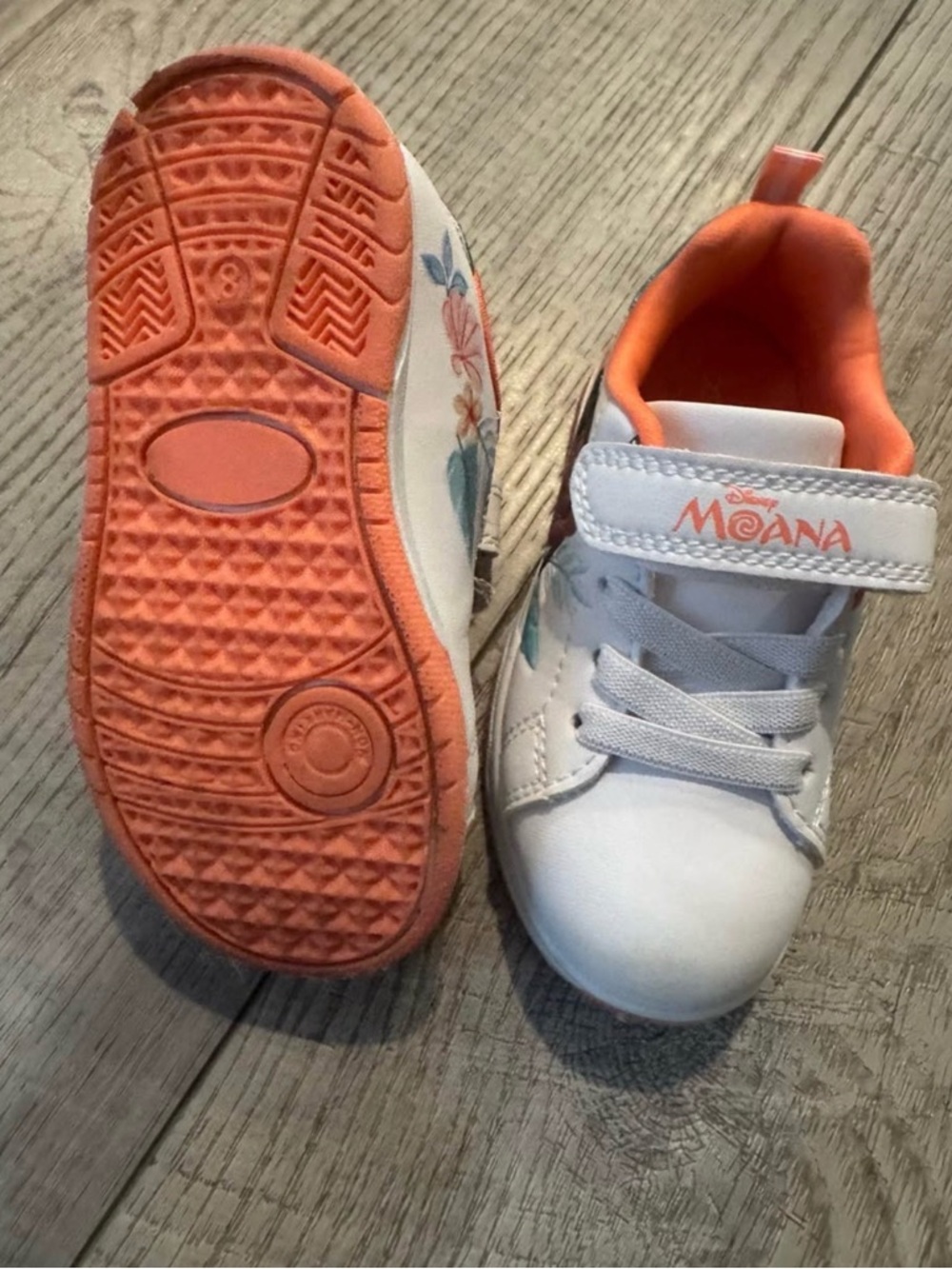 Disney Moana White and Coral Kids Sneakers - Picture 3 of 4